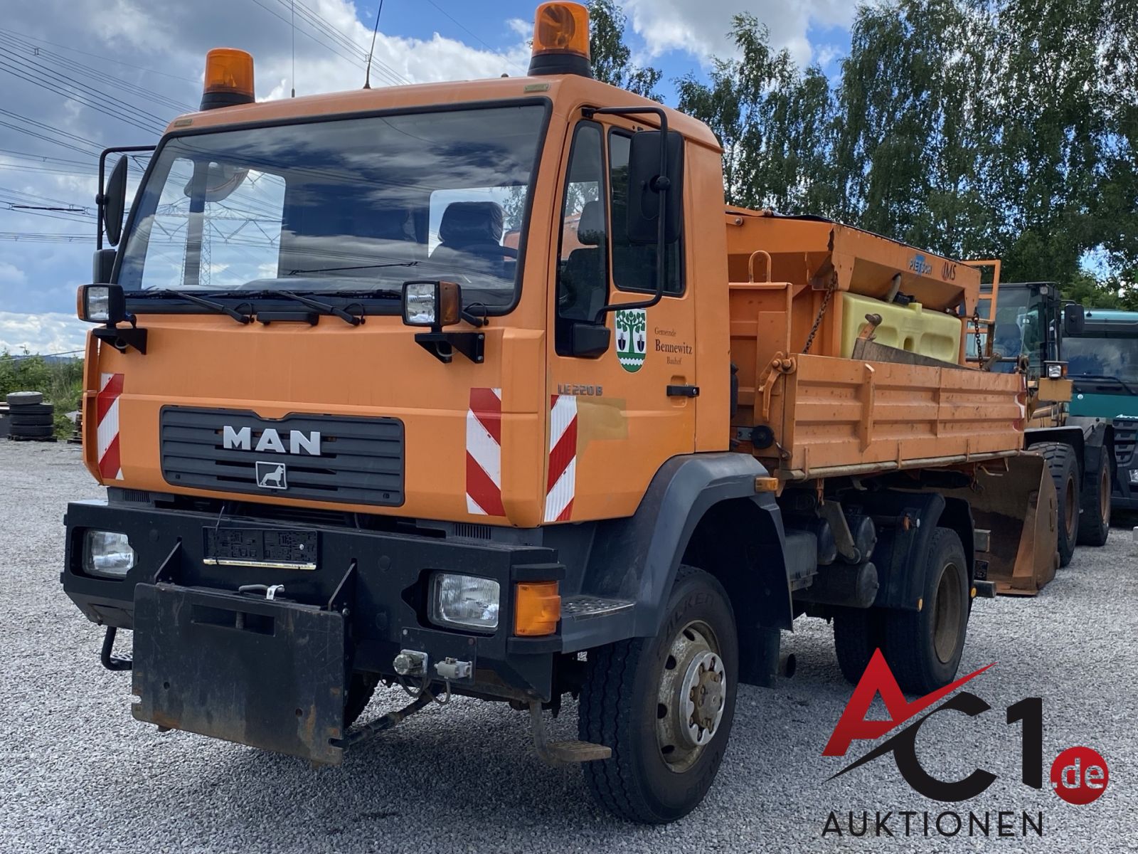 MAN LE 220 B Allrad 3-Seitenkipper inkl. Feuchtsalzstreuer PIETSCH IMS80 2,5 m³
